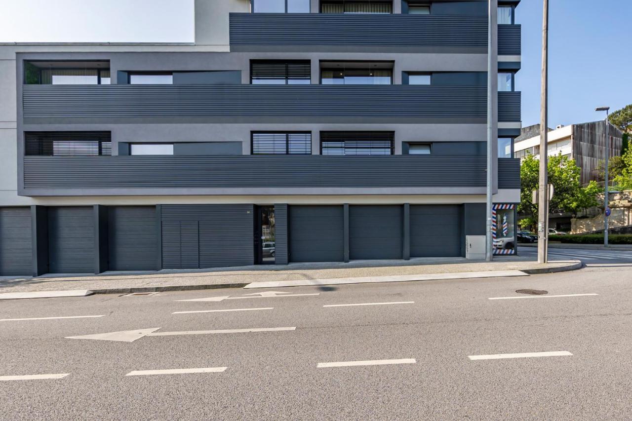 Nomads Lux - 2Bdr & Parking Flores Square بورتو المظهر الخارجي الصورة